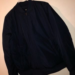 Navy blue Men’s bomber GAP jacket 🧥 ❄️